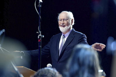 John Williams dirigerer.